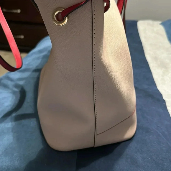 MK Michael Kors LOVE Drawstring Ballet Pink Voyager Jet Tote Bag - Picture 8 of 8